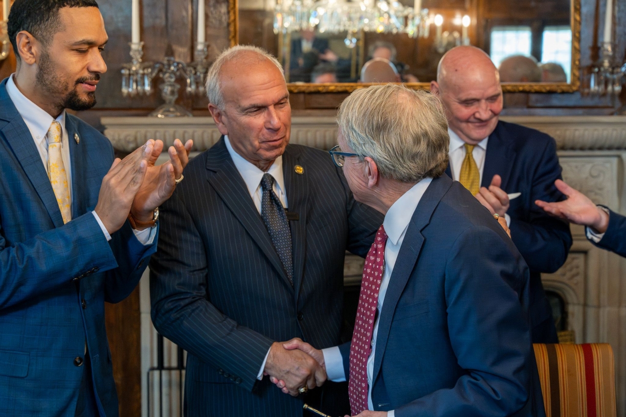 Governor DeWine congratulates Senator Cirino