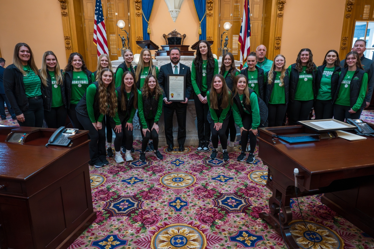 Chavez Recognizes Division VII State Basketball Champions