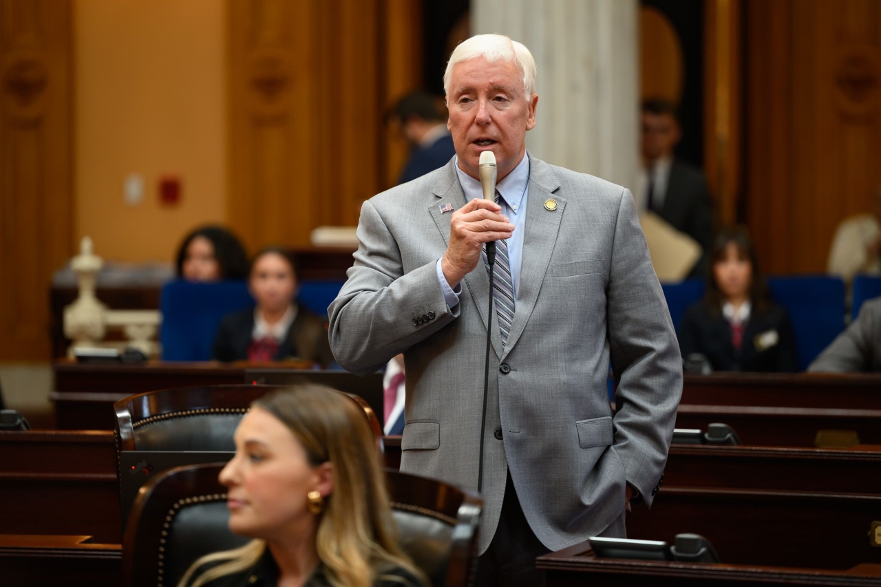 Senator Landis speaking in the Senate chamber.