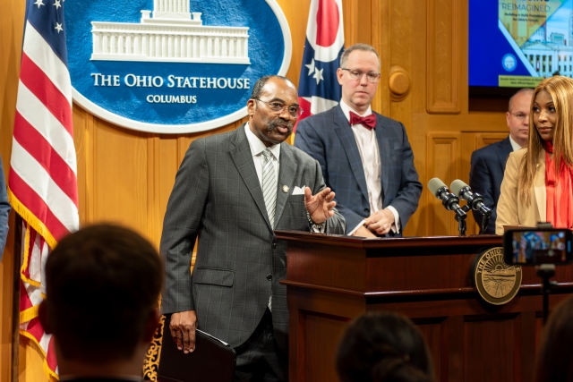 Craig, Senate Select Committee on Housing Issues Report