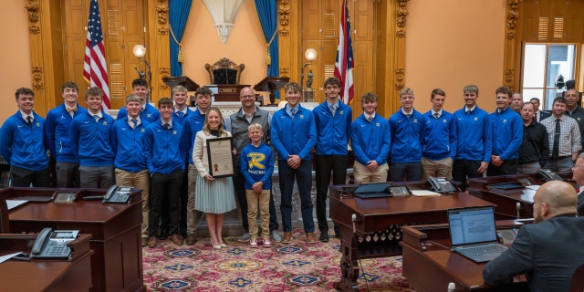 Manchester Celebrates Boys Basketball State Champions